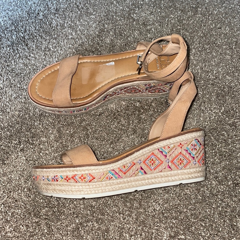 Platform sandals